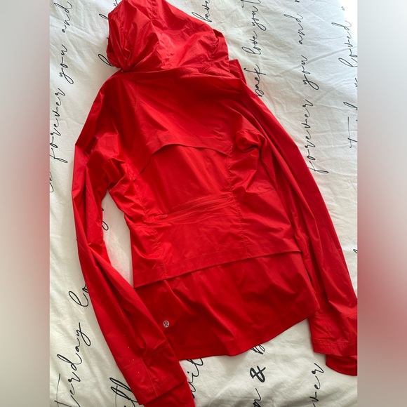 Lululemon Goal Smasher Jacket Carnation Red 6 like new - Picture 9 of 9